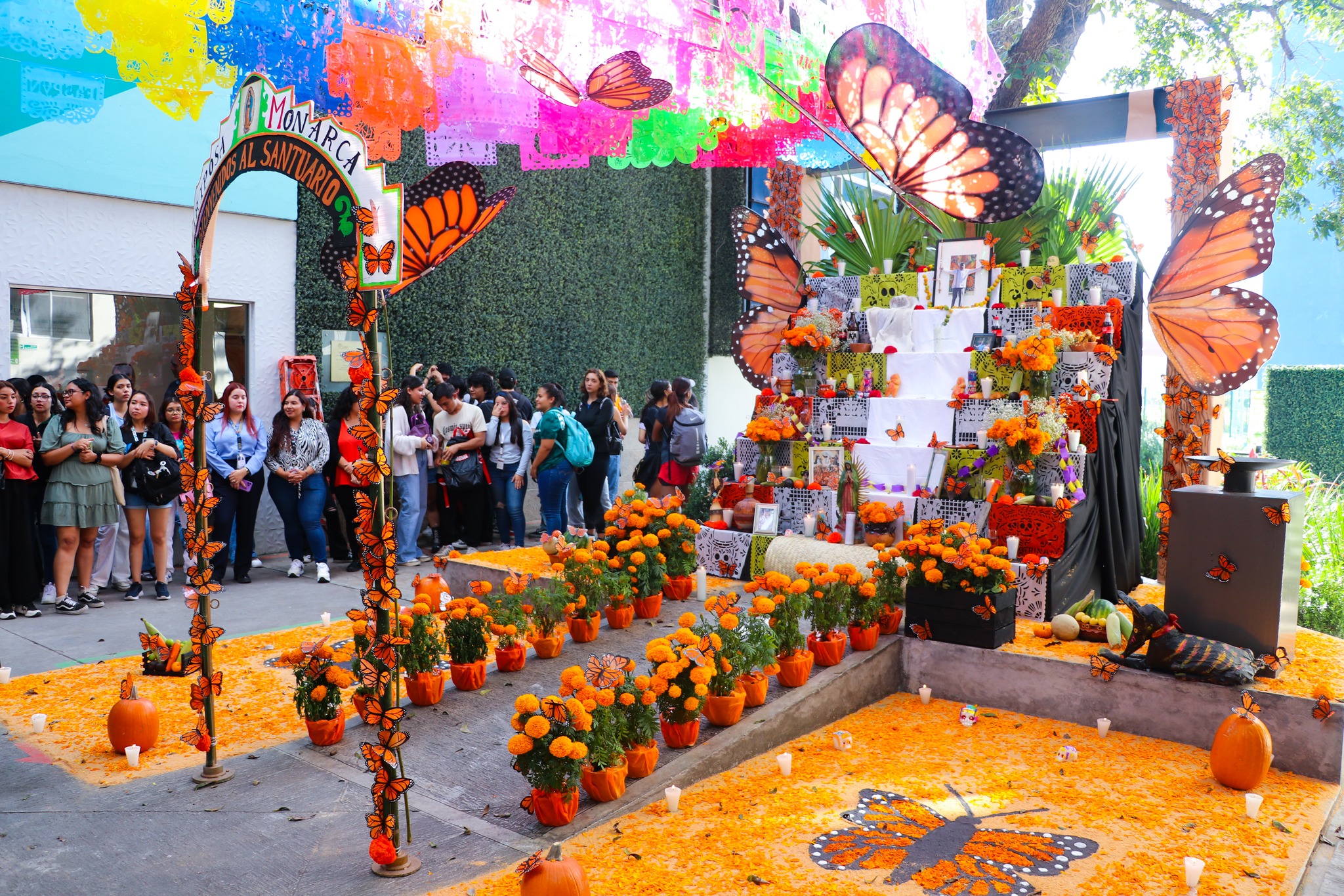 Presentan en FaSPyN el Altar de Muertos 2024