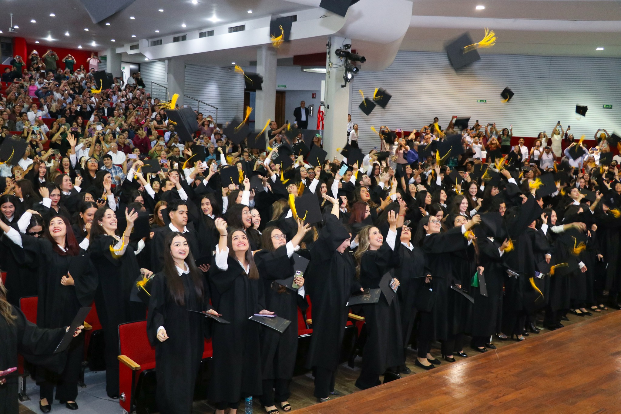 Se lleva a cabo Ceremonia de titulación de la Generación  LXXIX de la Licenciatura en nutrición